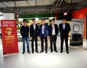 輝煌衛(wèi)浴與特步（中國(guó)）實(shí)施戰(zhàn)略合作 攜手共創(chuàng)未來！